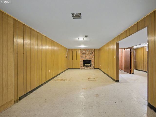 10336 Ne RUSSELL Ct, Portland, OR 97220