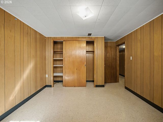 10336 Ne RUSSELL Ct, Portland, OR 97220