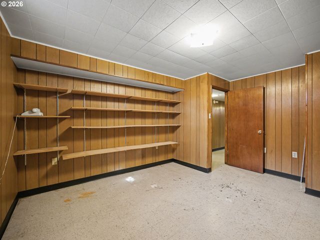 10336 Ne RUSSELL Ct, Portland, OR 97220