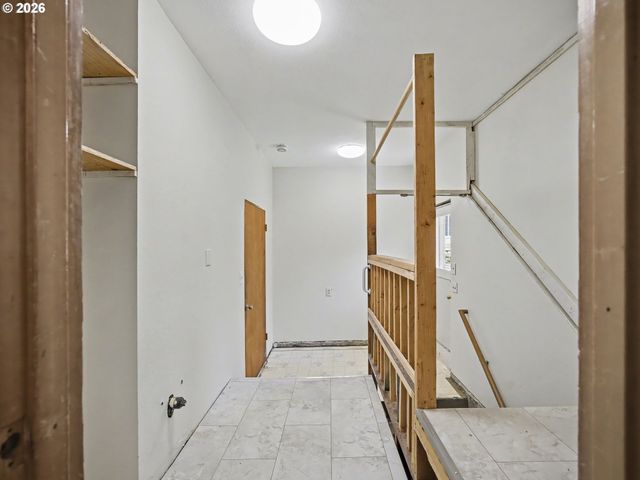 10336 Ne RUSSELL Ct, Portland, OR 97220