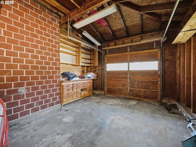 10336 Ne RUSSELL Ct, Portland, OR 97220