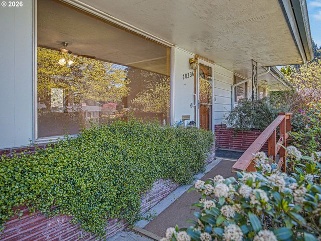 10336 Ne RUSSELL Ct, Portland, OR 97220
