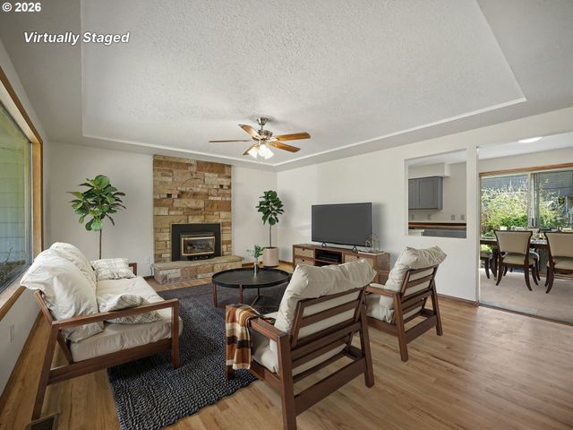 10336 Ne RUSSELL Ct, Portland, OR 97220