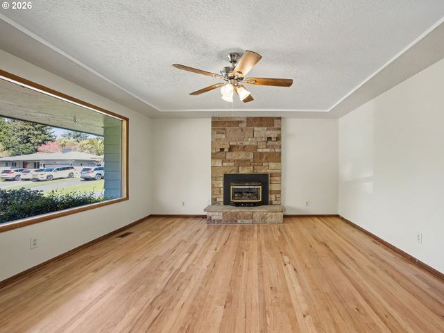 10336 Ne RUSSELL Ct, Portland, OR 97220