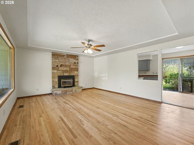 10336 Ne RUSSELL Ct, Portland, OR 97220