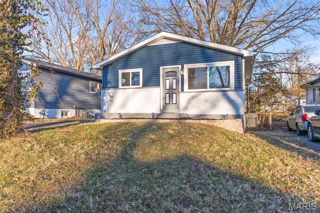 10452 Count Drive, St Louis, MO 63136