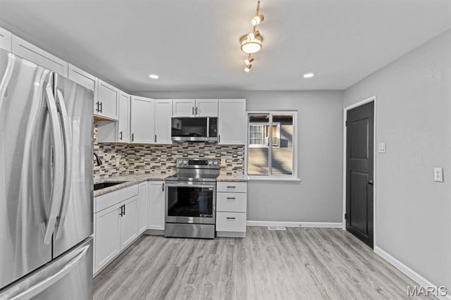 10452 Count Drive, St Louis, MO 63136