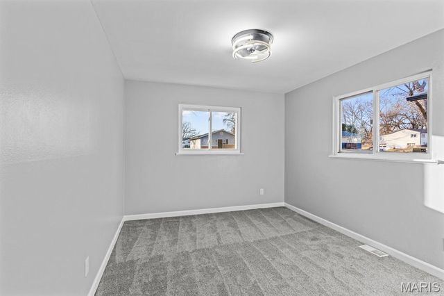 10452 Count Drive, St Louis, MO 63136