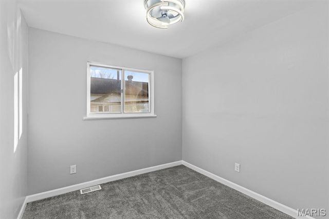 10452 Count Drive, St Louis, MO 63136