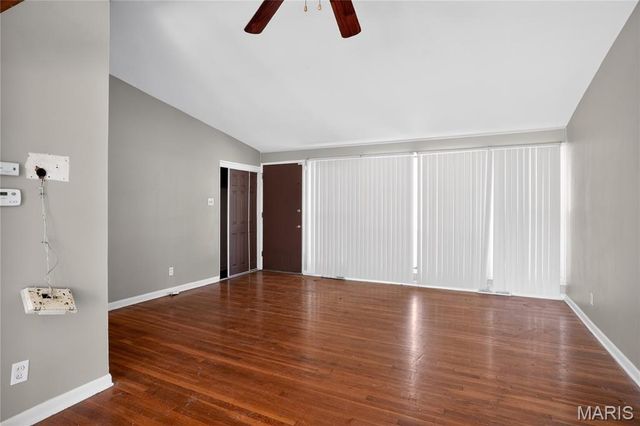 10744 Hallstead Drive, St Louis, MO 63136