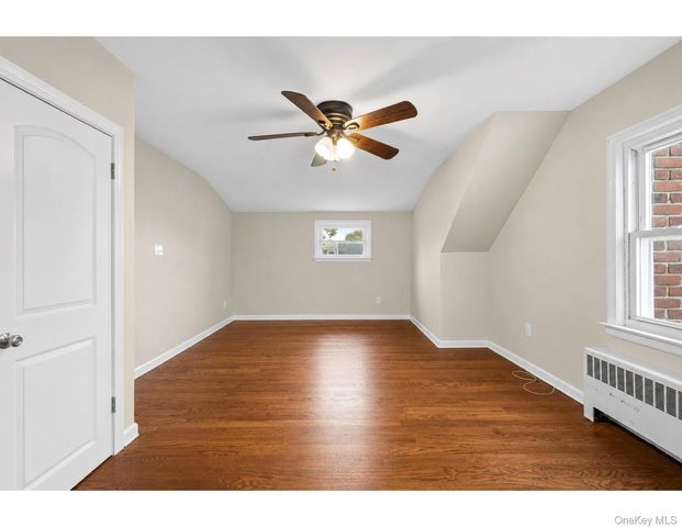 85 Todd Road, Valley Stream, NY 11580