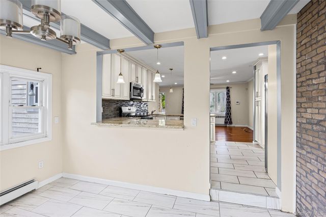 85 Todd Road, Valley Stream, NY 11580