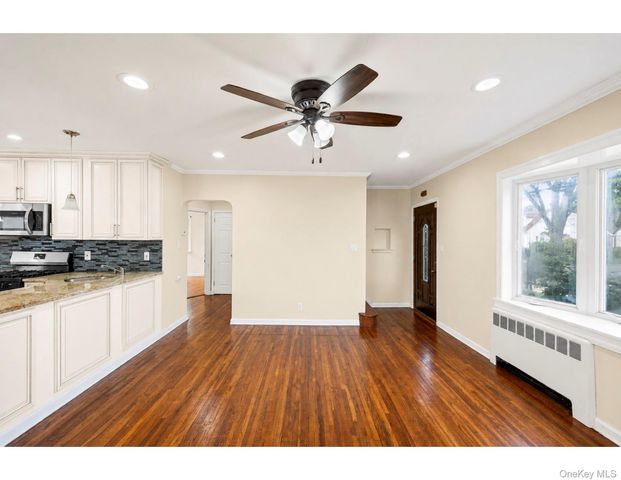 85 Todd Road, Valley Stream, NY 11580