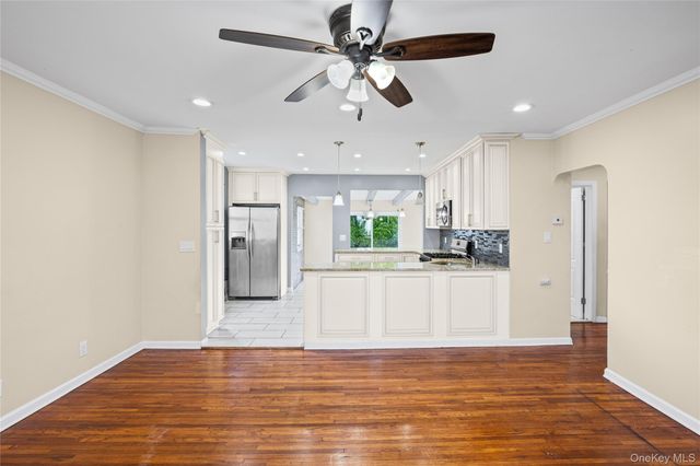 85 Todd Road, Valley Stream, NY 11580