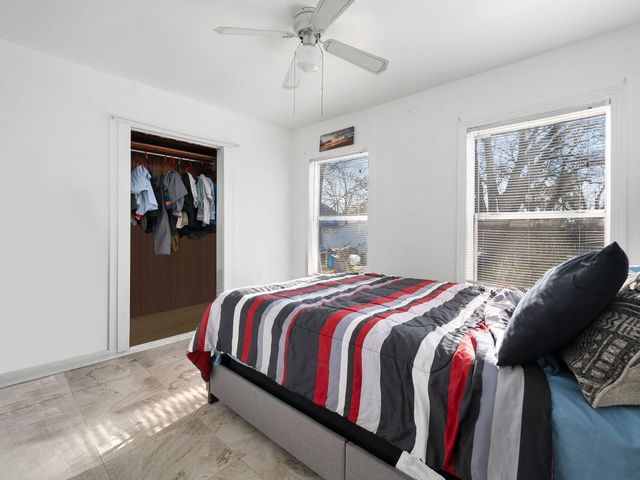 307 S Kansas Street, La Porte, TX 77571