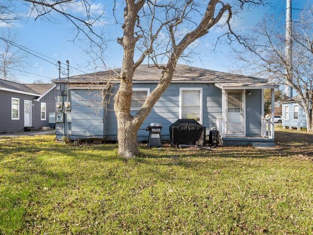 307 S Kansas Street, La Porte, TX 77571