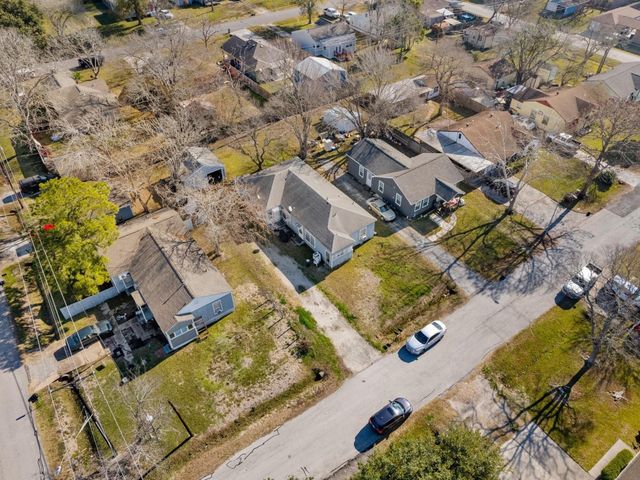 307 S Kansas Street, La Porte, TX 77571