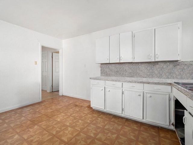 307 S Kansas Street, La Porte, TX 77571