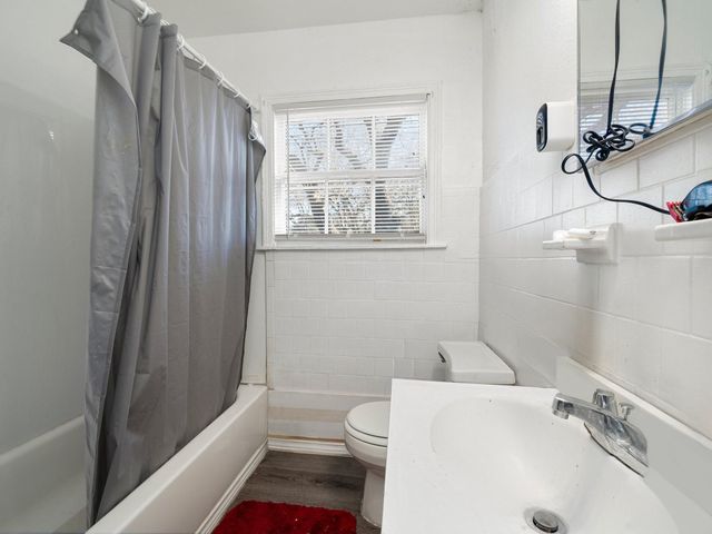 307 S Kansas Street, La Porte, TX 77571