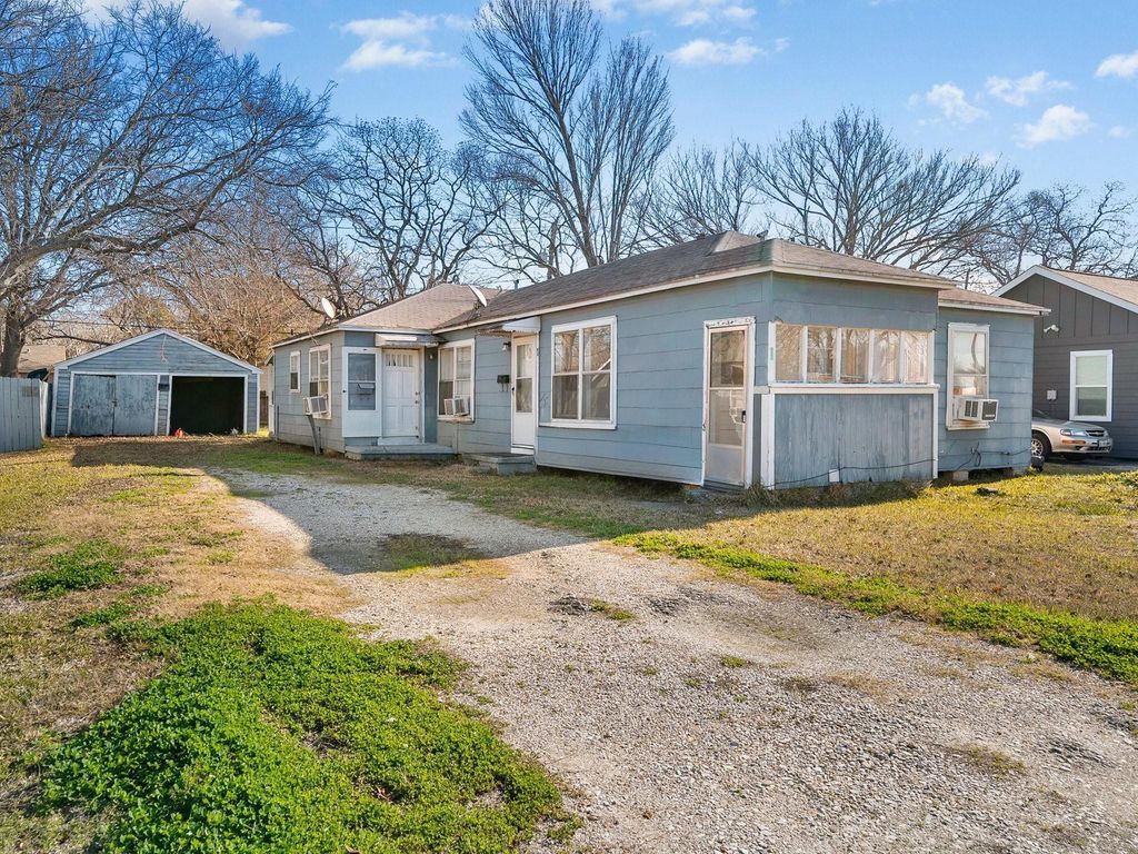 307 S Kansas Street, La Porte, TX 77571