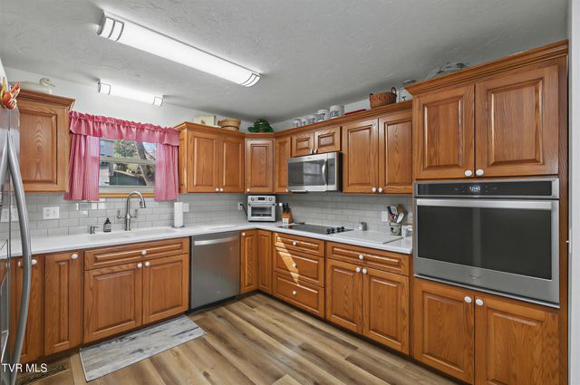 1210 Tanglewood Drive, Greeneville, TN 37743