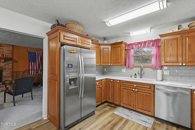 1210 Tanglewood Drive, Greeneville, TN 37743