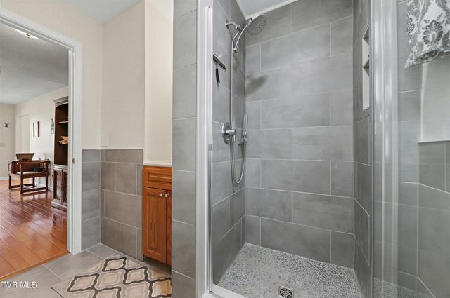 1210 Tanglewood Drive, Greeneville, TN 37743