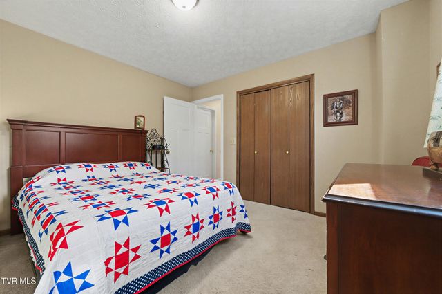 1210 Tanglewood Drive, Greeneville, TN 37743