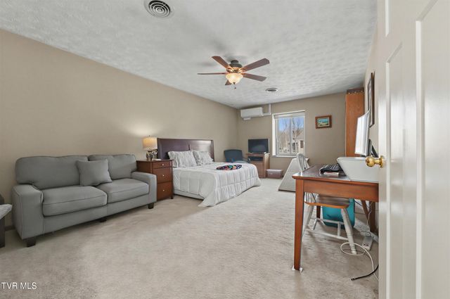 1210 Tanglewood Drive, Greeneville, TN 37743