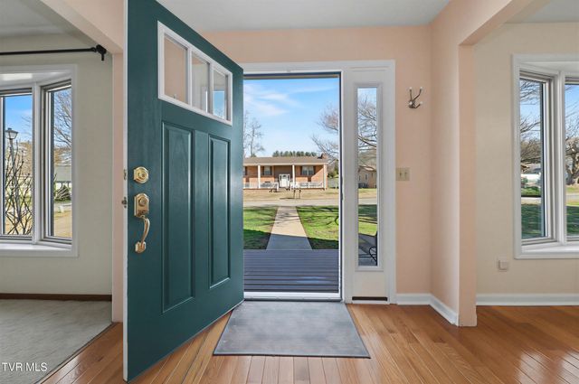 1210 Tanglewood Drive, Greeneville, TN 37743