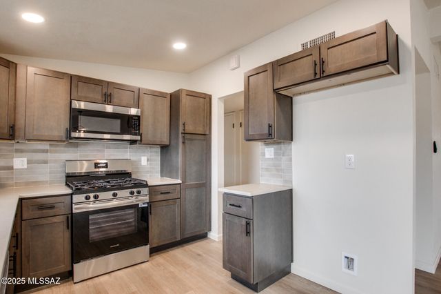 1220 W Fresno Street, Tucson, AZ 85745