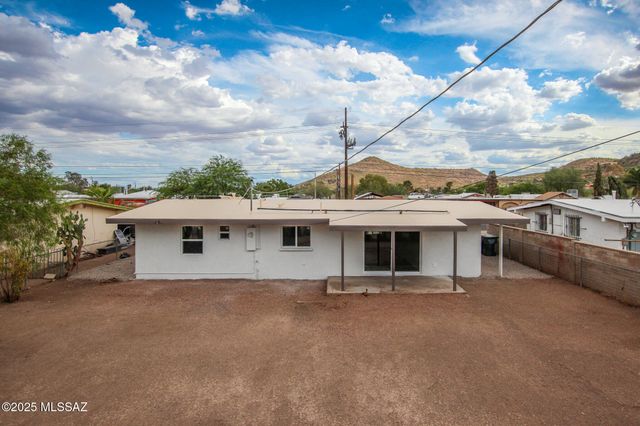 1220 W Fresno Street, Tucson, AZ 85745
