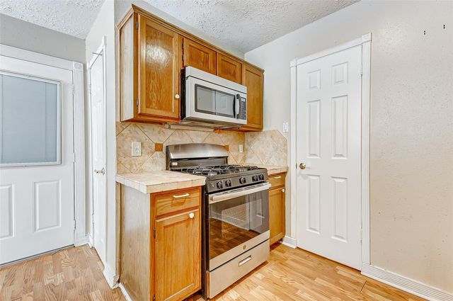 2010 Hickory Glen Drive, Missouri City, TX 77489