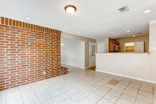 2010 Hickory Glen Drive, Missouri City, TX 77489