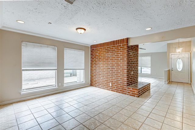 2010 Hickory Glen Drive, Missouri City, TX 77489