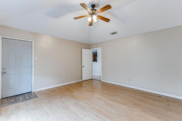 2010 Hickory Glen Drive, Missouri City, TX 77489