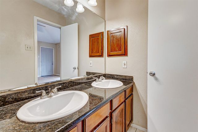 2010 Hickory Glen Drive, Missouri City, TX 77489