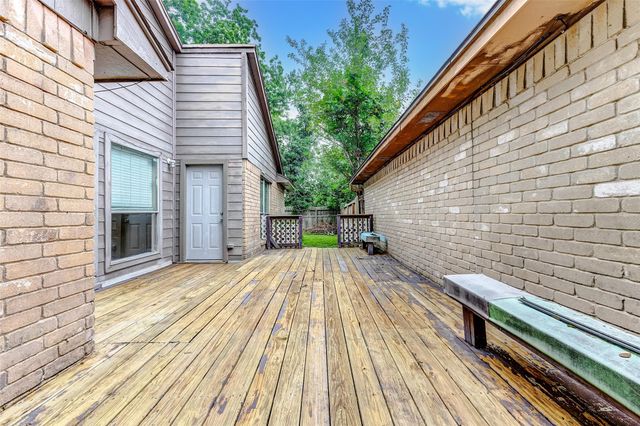 2010 Hickory Glen Drive, Missouri City, TX 77489
