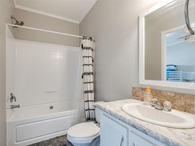 10151 E College Avenue, Guthrie, OK 73044