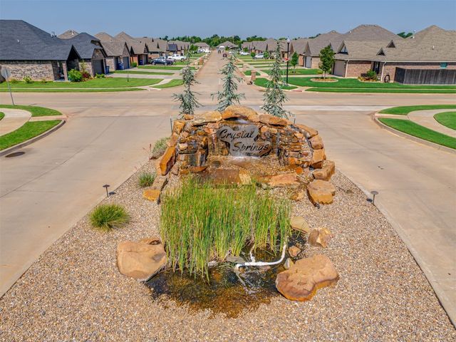 1225 N Nature Way, Mustang, OK 73064