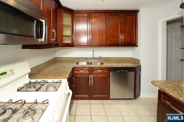 38-49 Vanore Drive, Fair Lawn, NJ 07410