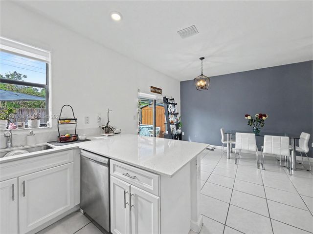 14800 SW 183rd Ter, Miami, FL 33187