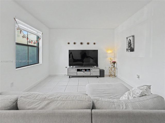 14800 SW 183rd Ter, Miami, FL 33187