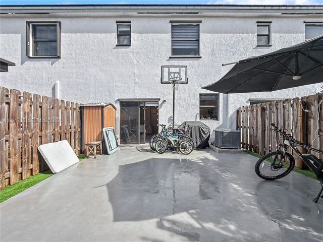 14800 SW 183rd Ter, Miami, FL 33187