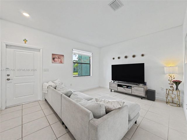 14800 SW 183rd Ter, Miami, FL 33187