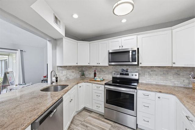 500 NEW YORK AVENUE 7, Dunedin, FL 34698