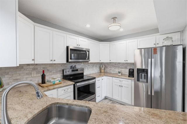 500 NEW YORK AVENUE 7, Dunedin, FL 34698