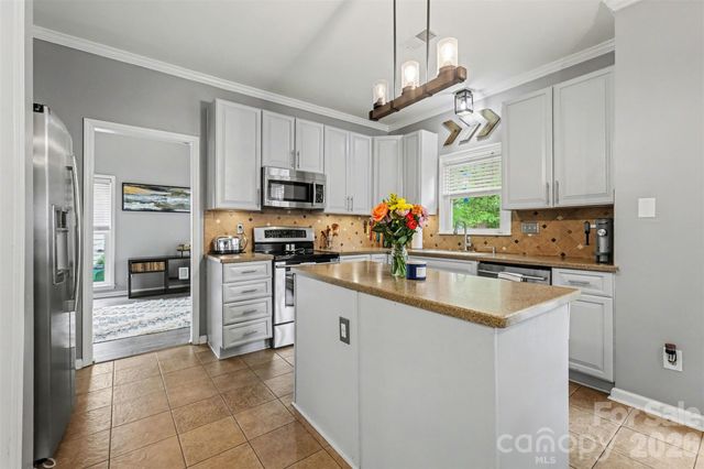 8910 Castlebay Drive, Charlotte, NC 28277