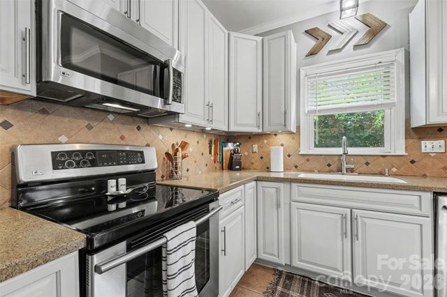 8910 Castlebay Drive, Charlotte, NC 28277