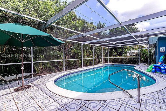 17860 NE 9th Pl, North Miami Beach, FL 33162